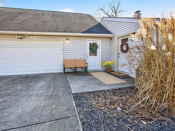 2nd image of 1944 Parker Rd