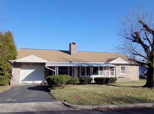 4725 Hillside Rd, Reading, PA 19606