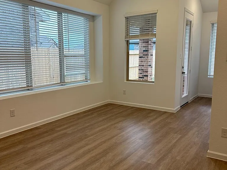 27034 Golden Isle Ln — Photo 7