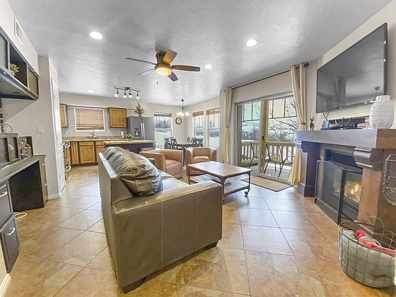 3rd image of 1808 W Fox Bay Dr Unit B202