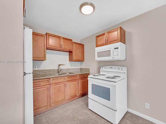 5th image of 2610 Riverland Dr