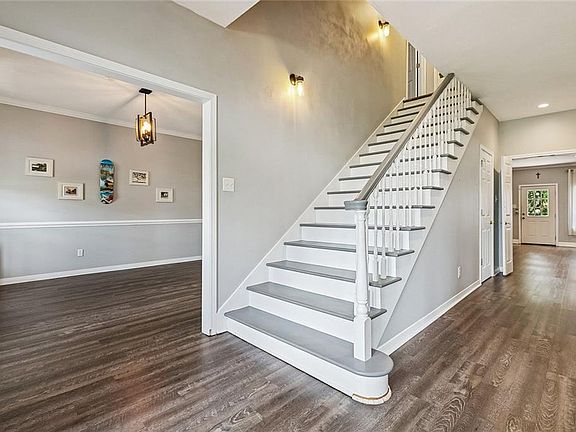 4th image of 147 Cottage Dr