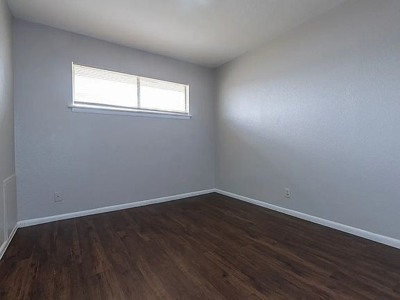 5th image of 3336 E Marshall St #10
