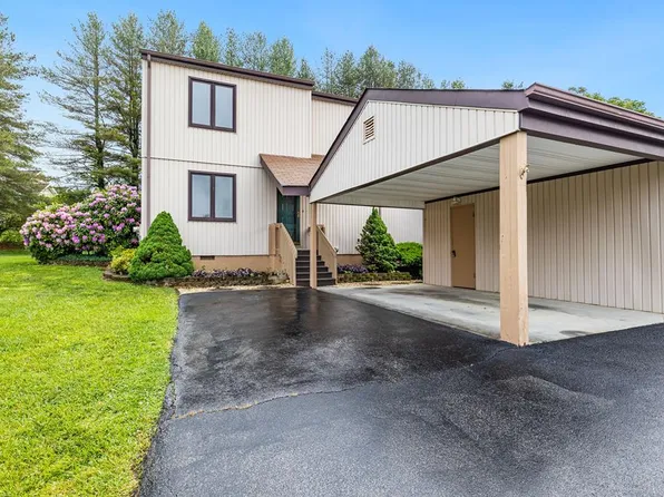 1181 Pebble Dr, Bristol, VA 24201