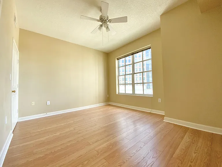 1101 Juniper St NE #932 — Photo 6
