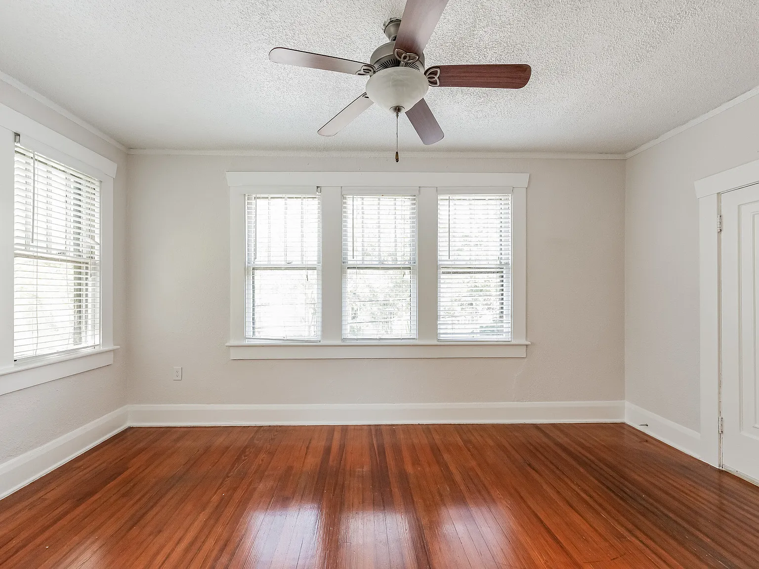 Studio, 525 sqft, $1,943 — Photo 4