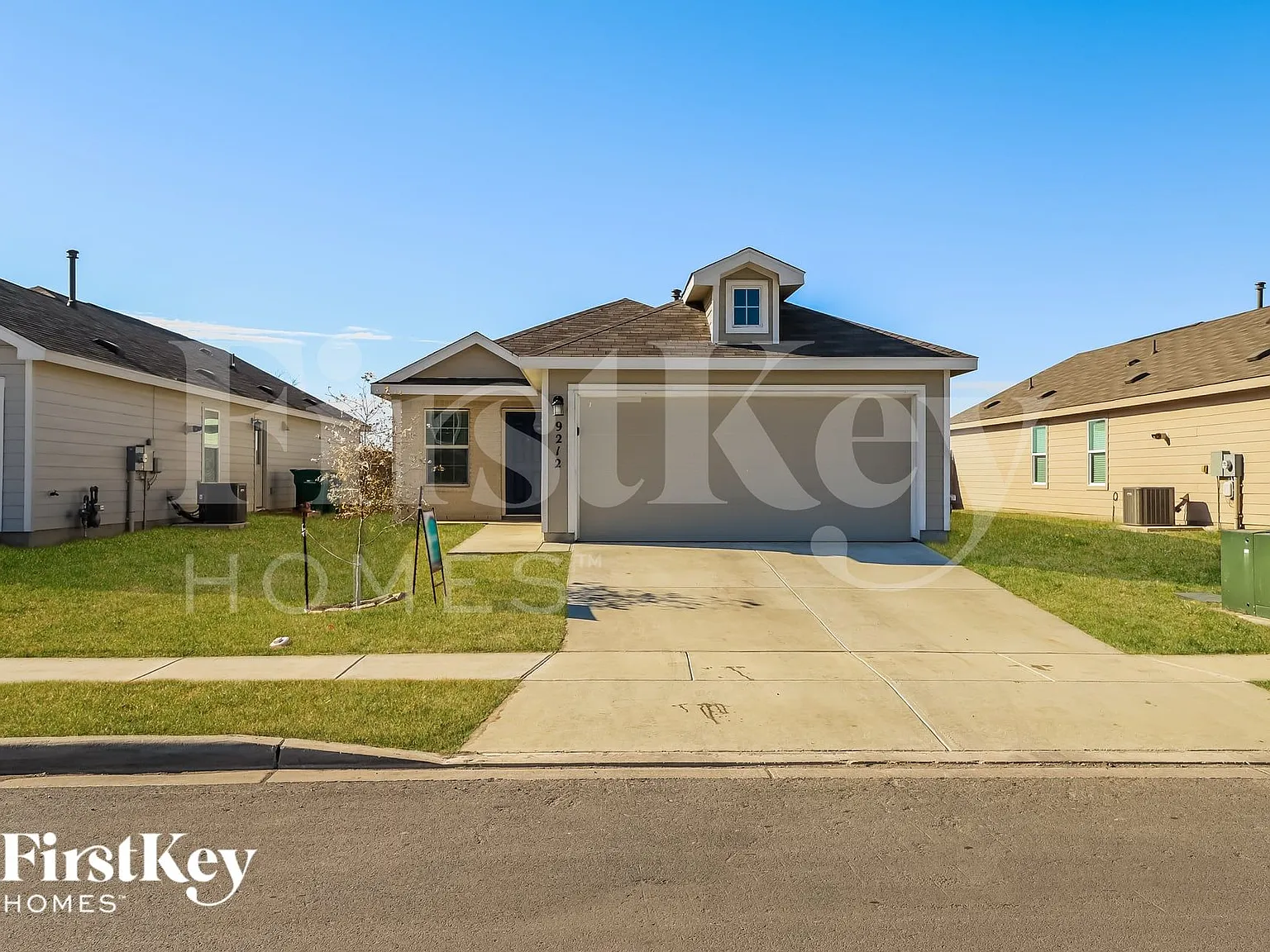 3 bed, 2.0 bath, 1440 sqft, $1,800 — Photo 1