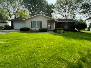 5287 S Mill Pond Rd, Rochelle, IL 61068