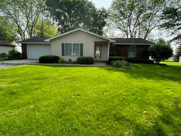 5287 S Mill Pond Rd, Rochelle, IL 61068