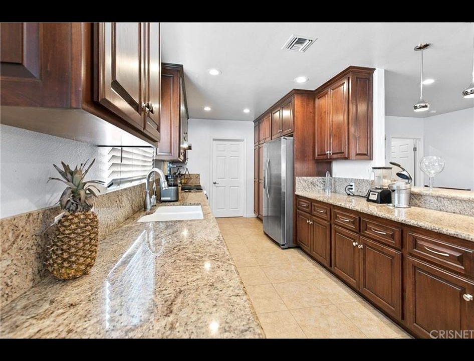 1st image of 6013 Morella Ave