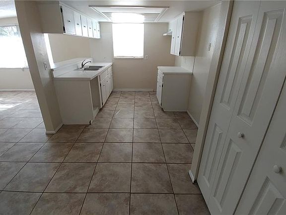 5th image of 2618 Flintwood Dr