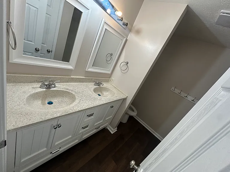 521 Charleston Ave #521 — Photo 4