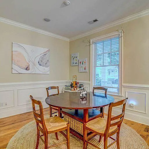 4 bed, 2800 sqft, $4,950 — Photo 2