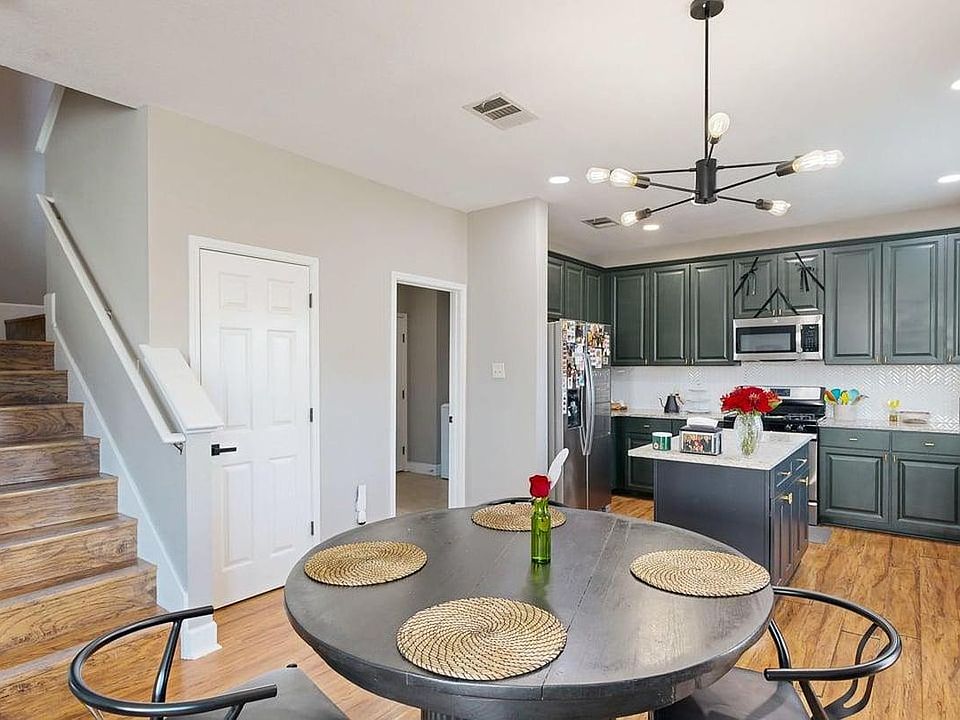 1st image of 2105 Huxley Ln #20330927