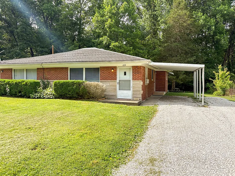 224 E Ellis Rd — Photo 1
