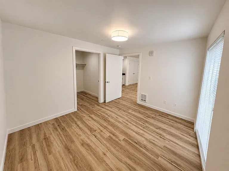 Russo Apartments — Photo 72