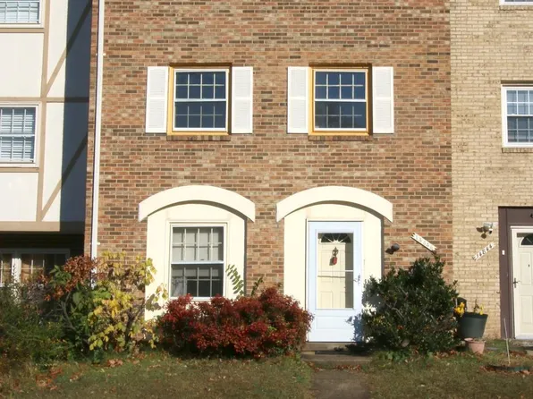 14846 Haymarket Ln, Centreville, VA 20120