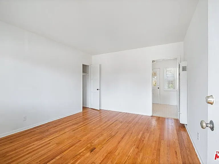 9620 Braddock Dr — Photo 2