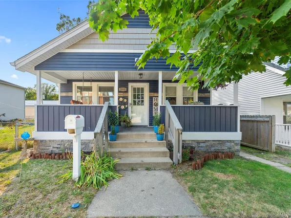 2850 5th St, Trenton, MI 48183