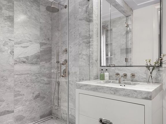 5th image of 225 W 86th St APT 907