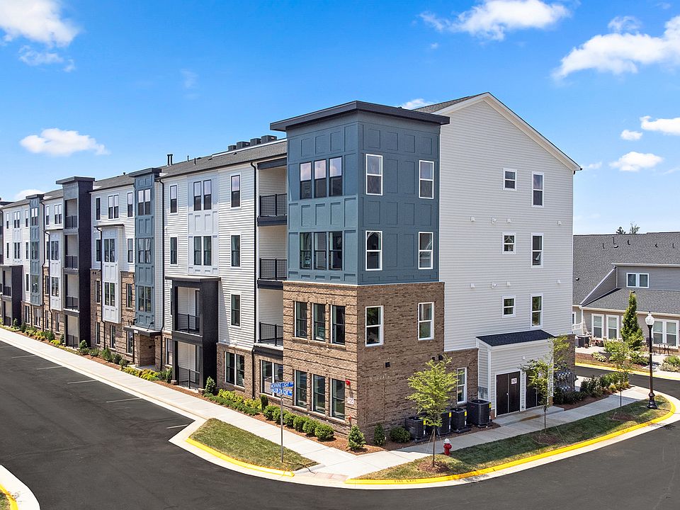 1st image of 23679 Bolton Crescent Ter #12-201