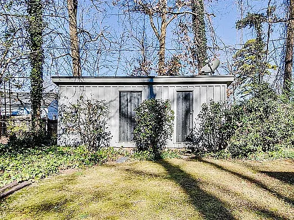 1402 Roanoke Dr — Photo 36