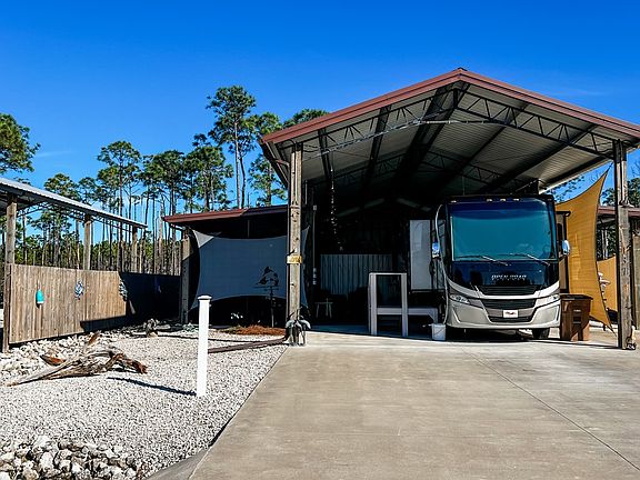 3rd image of 137 Bay Club Dr