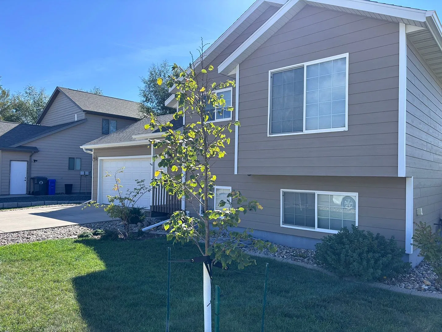 4 Bed | 2 Bath | Double Garage | Pet Negotiable | Rapid Valley — Photo 3