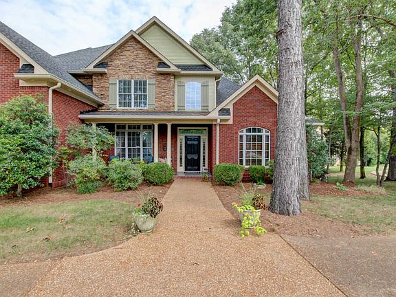 4th image of 833 Salisbury Way