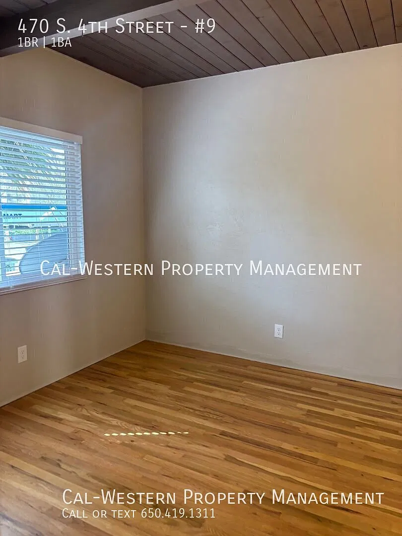 Top Floor 1 Bedroom — Photo 2