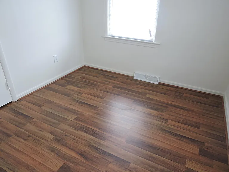 305 W Northview Ave — Photo 20