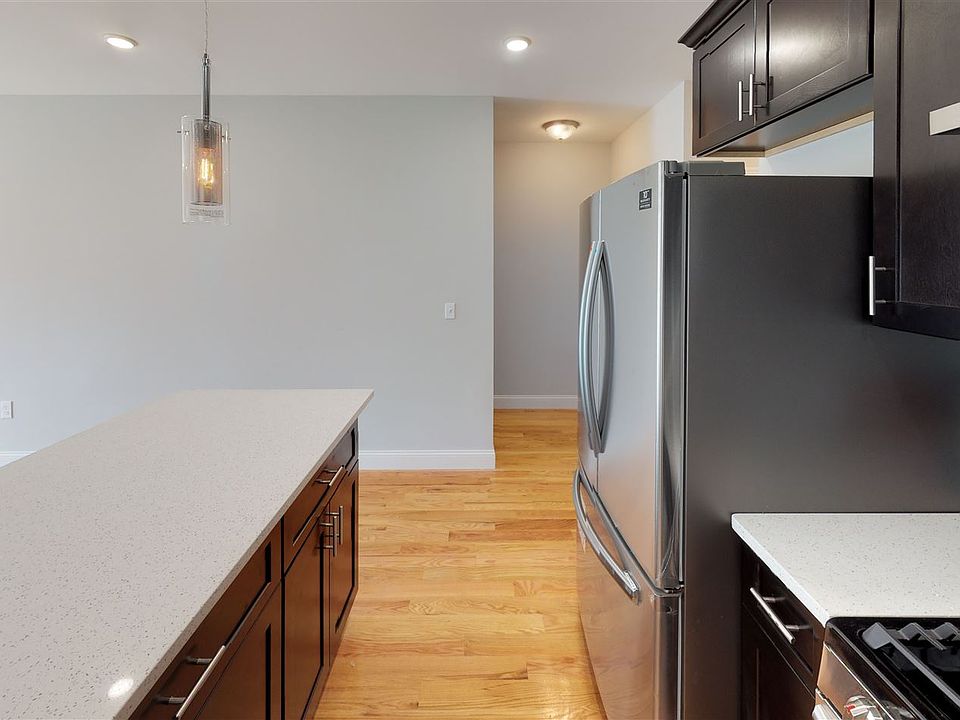 188-Bartholdi-Unit-1-Kitchen(1)