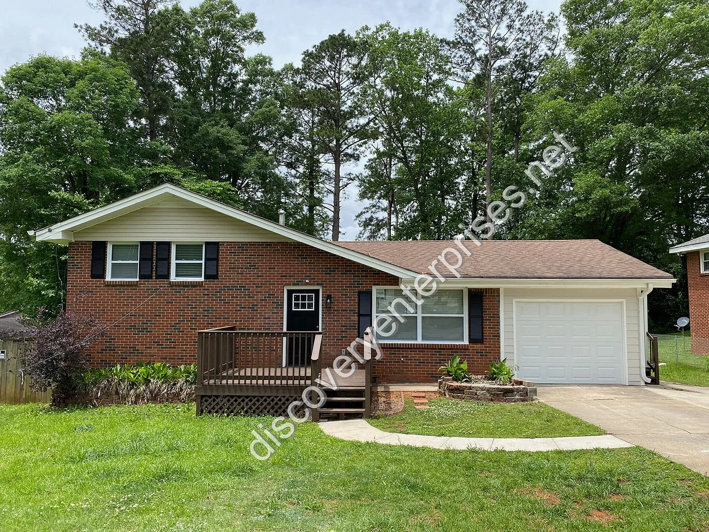 Fully Renovated! 4 Bdrm / 2 Bath Home - Available Now! *1st Month's Rent Free W/ 13-Month Lease* — Photo 1