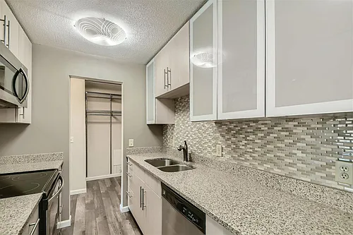 2212 Aldrich Ave S #303 Photo 1