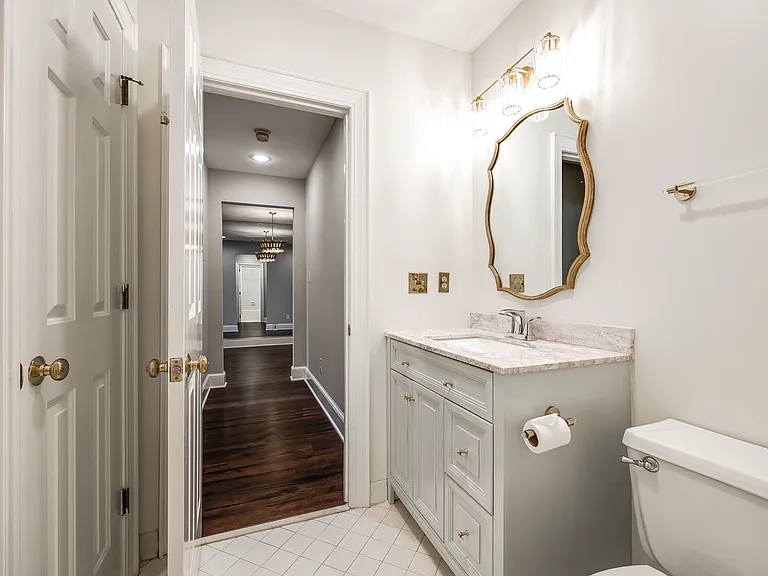 2220 Roswell Ave #B — Photo 16