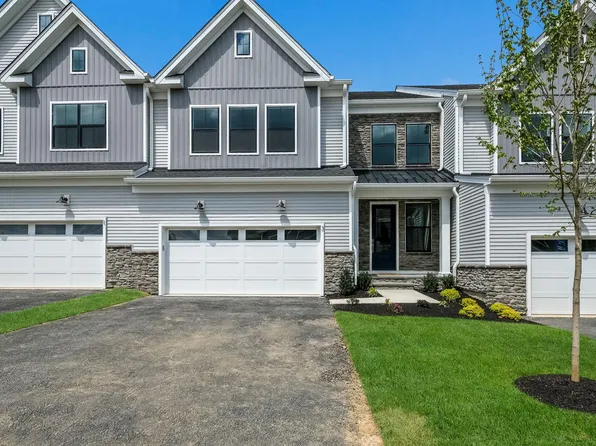 3 Tradesville Dr, Doylestown, PA 18901