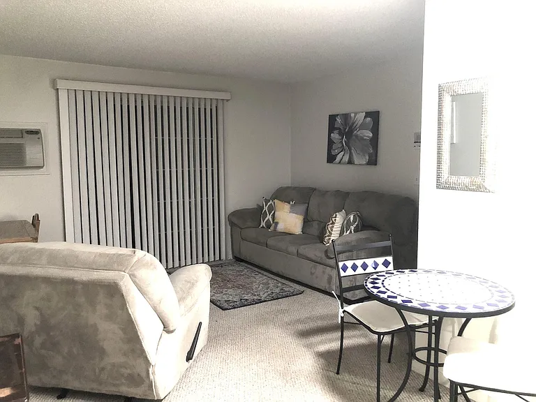 11 Saint James Pl #11 — Photo 3