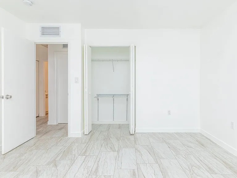 5918 Pierce St — Photo 19