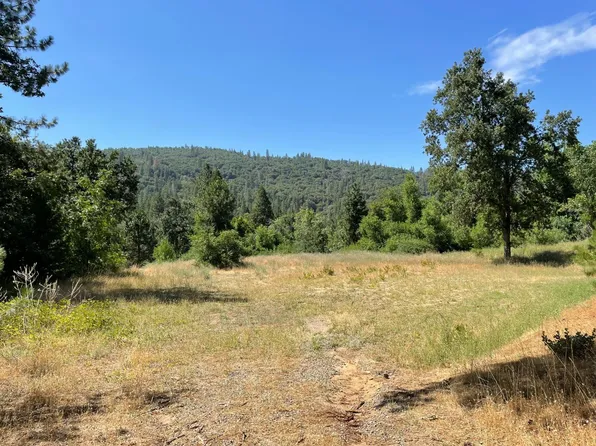 20 Jackson Rd, Oakhurst, CA 93644