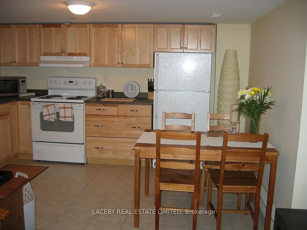 Building Photo - 2163 King Rd #D