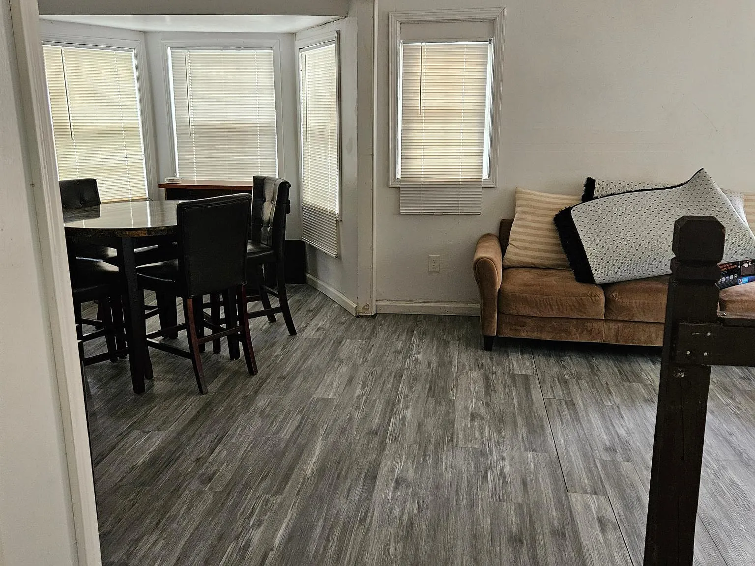 2 bed, 1000 sqft, $1,350 — Photo 3