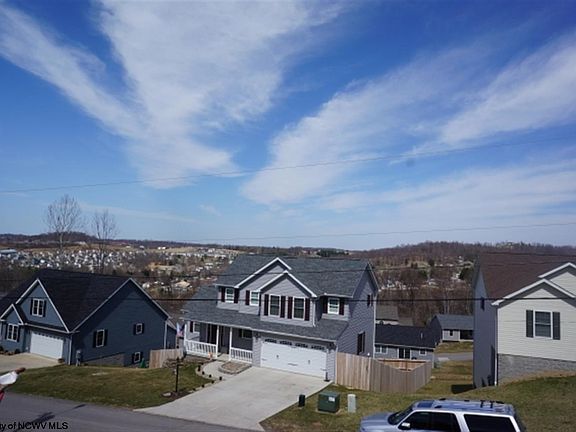 3rd image of 212 Eastgate Dr