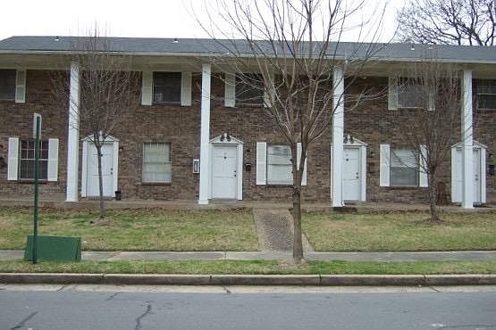 1st image of 422 Brown St