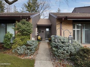 16 Claremont Ct, Red Bank, NJ