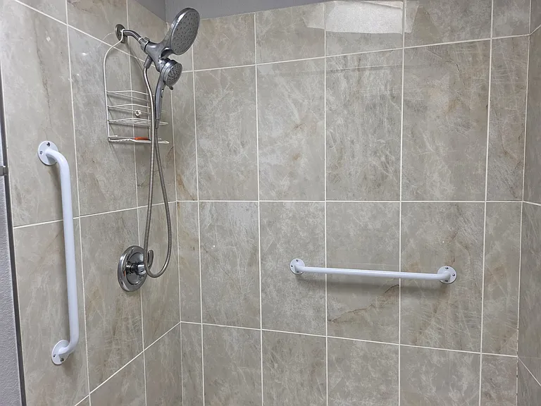 10825 Central Park Dr NE — Photo 12