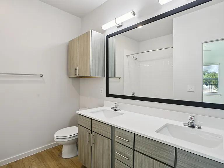 B1 Bathroom at Matador Apartments