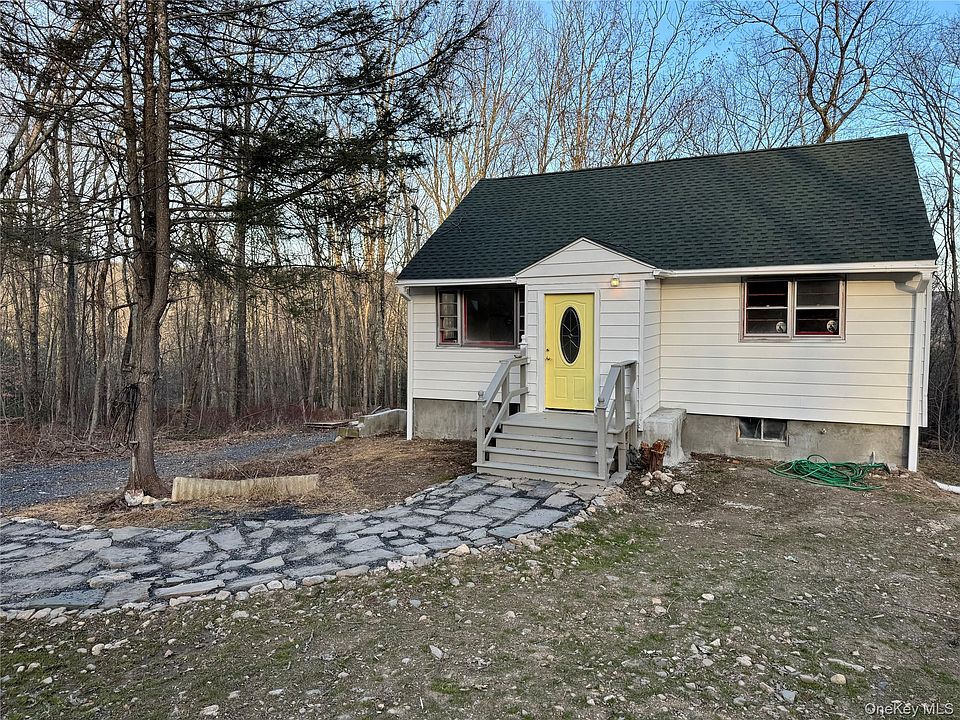 1st image of 7 Fern Trail