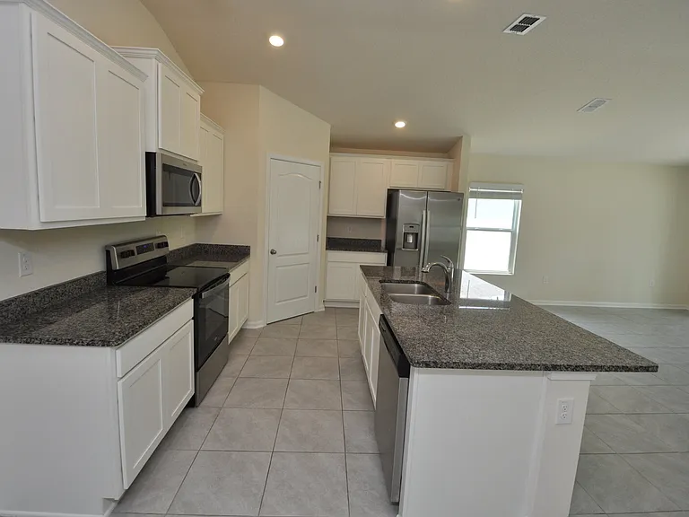 80 Oakleaf Way — Photo 11