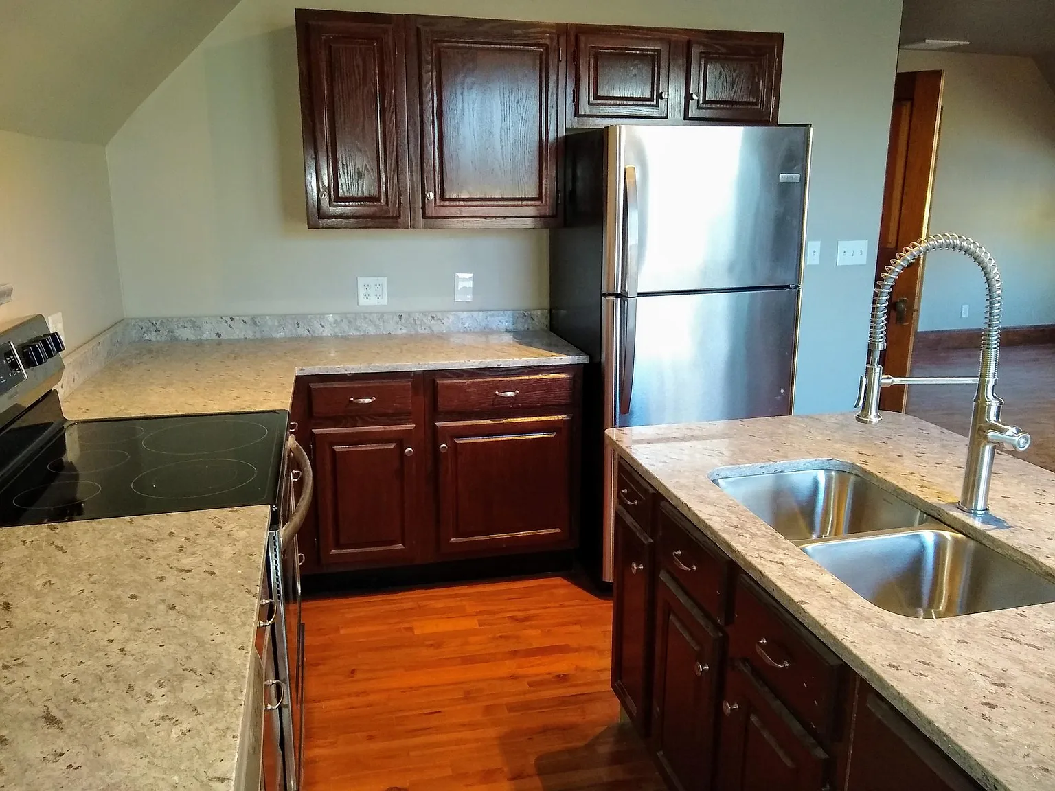2 bed, 1404 sqft, $1,700 — Photo 2