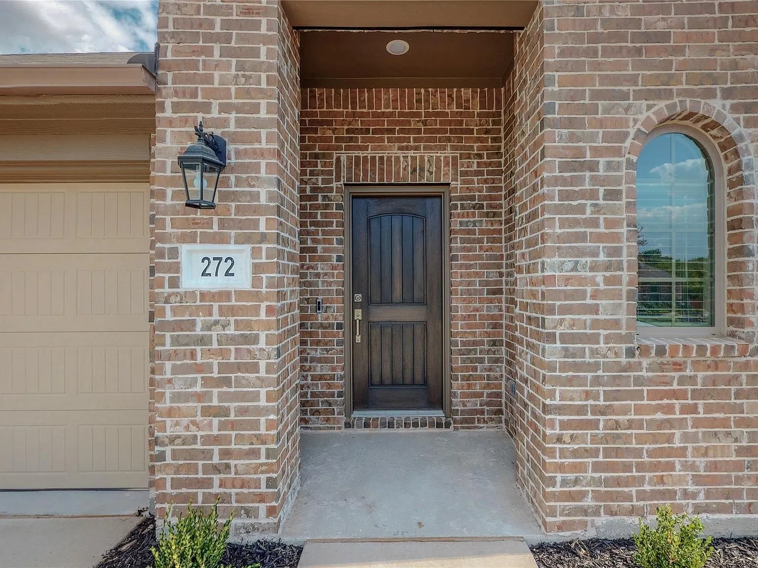 5 bed, 2353 sqft, $2,600 — Photo 3